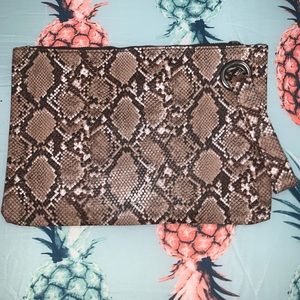 Snake skin clutch